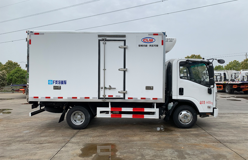 ISUZU Reefer Truck